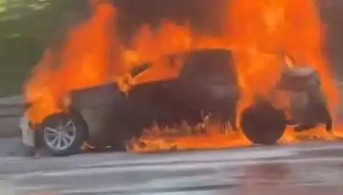 15 Temmuz Şehitler Köprüsü'nde Büyük Araç Yangını: Trafik Kilitlendi
