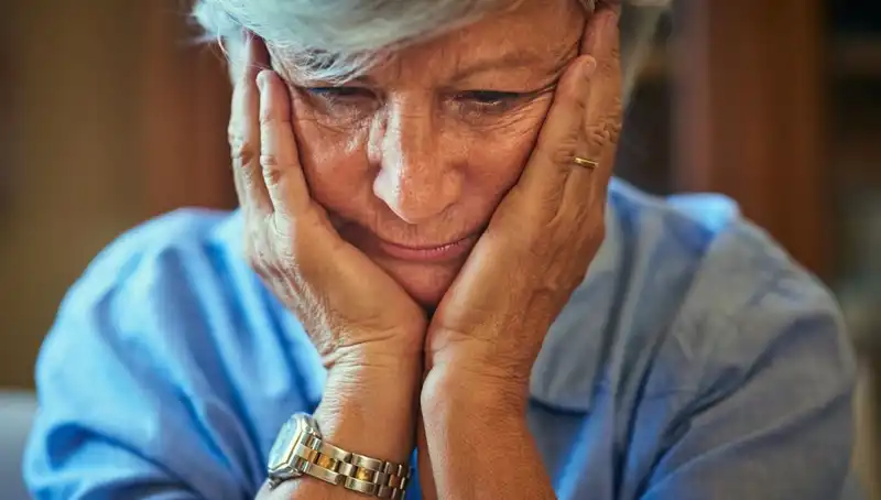 40'lı Yaşlarında Alzheimer Tanısı: Stresle Bağlantılı Erken Belirtiler