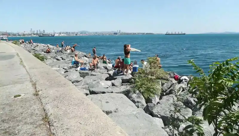 İstanbul'da Hava Isındı, Yaz Atmosferi Sahillerde Hissedildi
