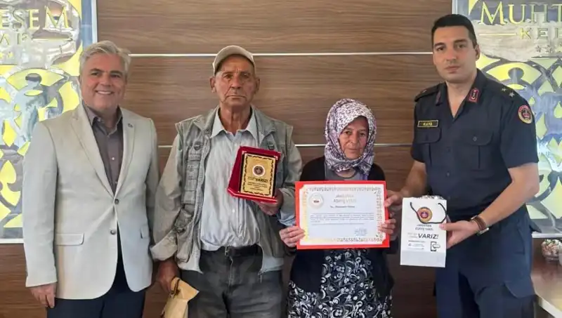 Tek Varlıkları Olan Evlere Jandarmaya Büyük Bağış
