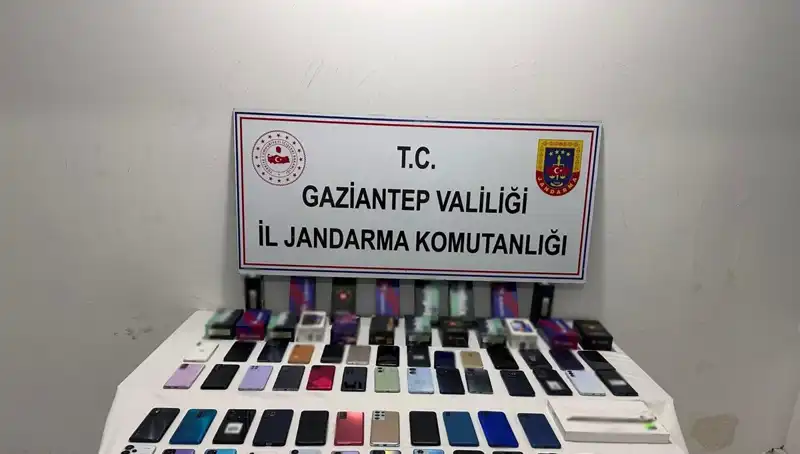 Gaziantep'te 2 Milyon TL'lik Kaçak Telefon Operasyonu: 2 Gözaltı