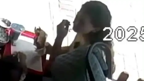 Hayatındaki Zorluklar, Saçını Tostunun İçine Koymasına Neden Oldu!