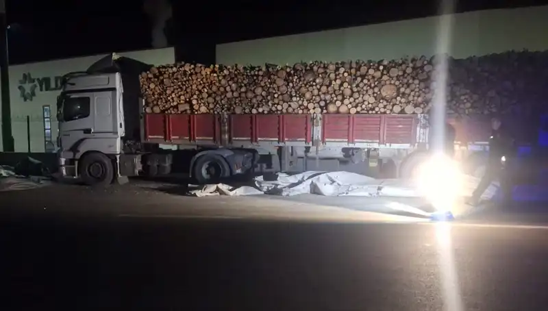 TIR Sürücüsüne Otomobil Çarpmasıyla Şok Edici Kaza Gerçekleşti