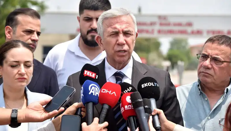 Mansur Yavaş'tan Muhittin Böcek'e Sıcak Ziyaret: İşbirliği Mesajları Verildi
