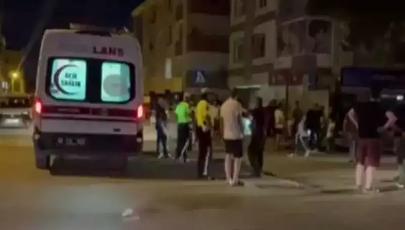 Alkollü Sürücü Sıra Dışı Olayda Yayaları Kamyonetle Ezdi!