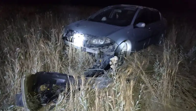 Burdur'da Korkutan Kazanın Detayları: Araç Tarlaya Uçtu, İki Kişi Yaralı