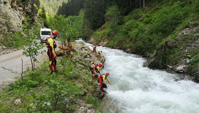 Trabzon'da Dereye Düşen Çocuğun Aranması İleri Aşamalara Taşındı