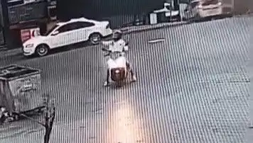 İstanbul'da Alışveriş Merkezinde Silahlı Saldırı: Panik ve Kaos Ortamı
