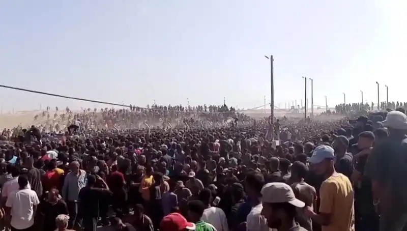 İsrail'in Gazze'deki Yardım Dağıtım Noktasına Saldırısı: 26 Ölü