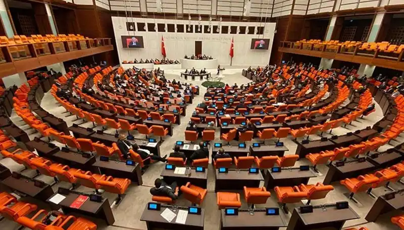 Emekli İkramiyesi 4 Bin TL Olacak mı? TBMM’de İlk Adımlar Atıldı