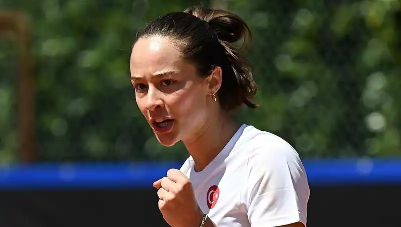 Milli Tenisçi Zeynep Sönmez, Final Turuna Yükselerek Tarih Yazıyor