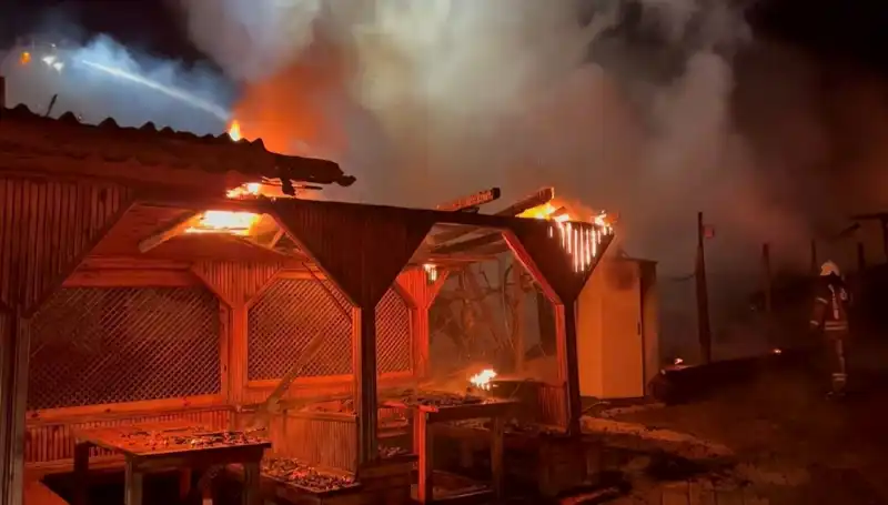 Şile’deki Altı Gözleme Restoranı Korkunç Yangında Alev Alev Yandı!