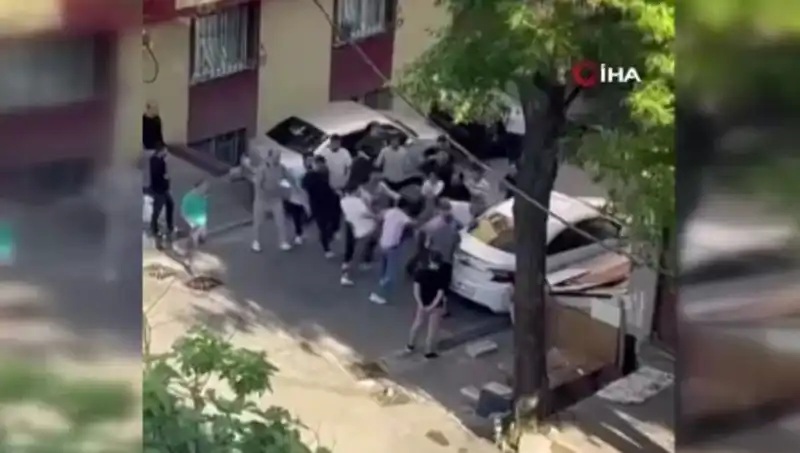 Kapıları Zorlayan Madde Bağımlısına Ceza Sahasında Meydan Dayığı