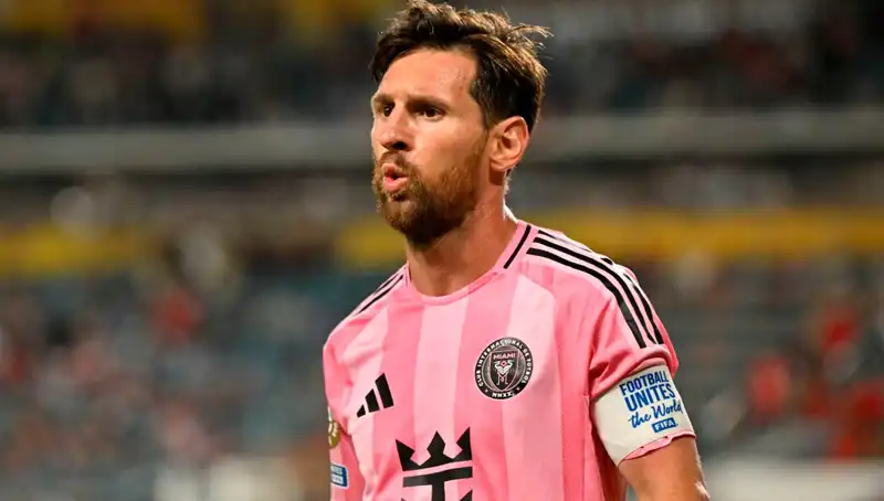 Messi’nin Yeni Takımıyla Beraberlik Anısı: Direk Hüsranı