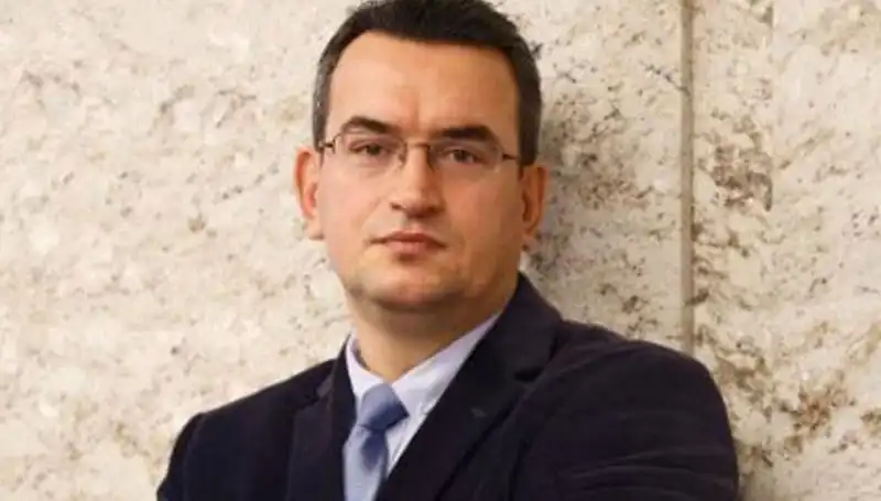 Metin Gürcan: DEVA Partisi’nin Kurucu Üyesi ve Siyasi Vizyonu