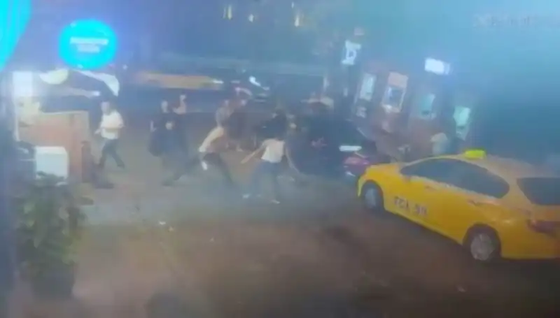 Beyoğlu'nda Laf Atma Kavgası: Kanlı Olayın Detayları Ortaya Çıktı