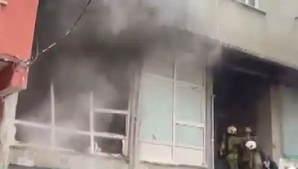 İstanbul'da Beş Katlı İş Yerinde Korkutan Yangın: Soruşturma Başlatıldı