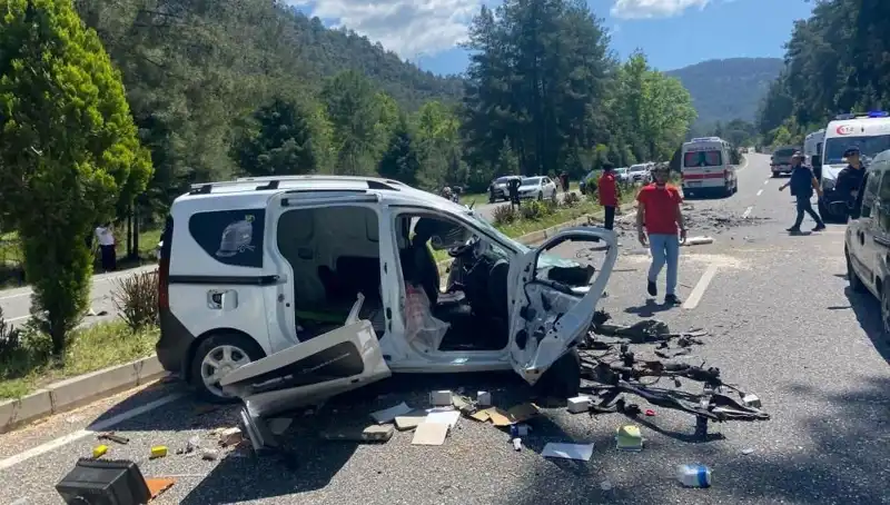Marmaris'te Feci Kaza: Can Kaybı ve Yaralılar Şokta!