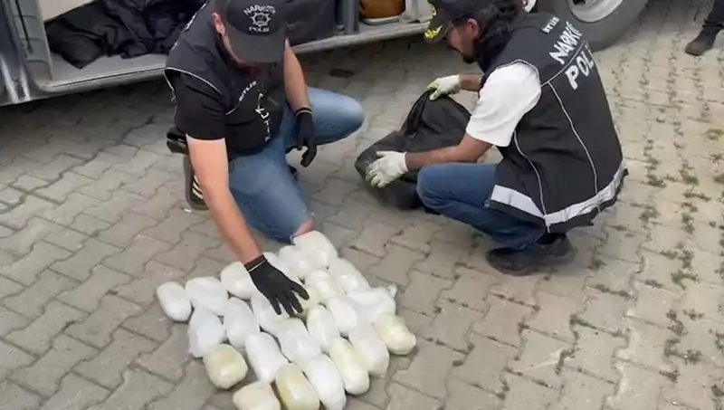Yolcunun Valizinden Çıkan 13 Kilo Metanfetamin Şoku: Havaalanı Güvenliği Nasıl Aşılabilir?