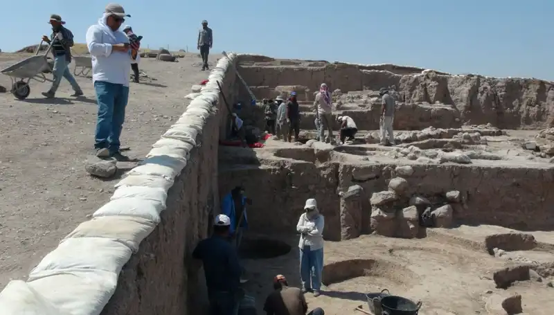 Kilis’teki Oylum Höyük’te Kazı Çalışmaları Sıcak Havalara Rağmen Devam Ediyor