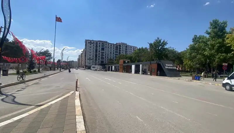 Elazığ'da Tarihi Sokaklar Bayramda Neden Boş Kaldı?