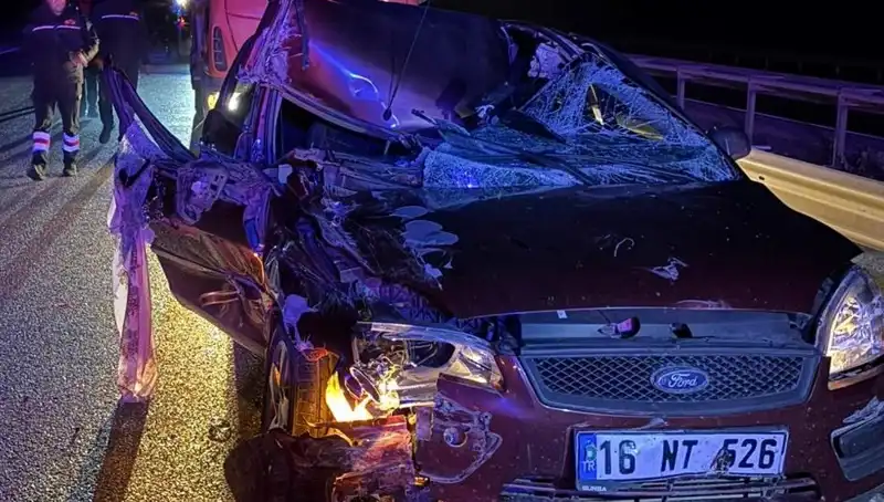 Afyonkarahisar’da Feci Kaza: Otomobil ile TIR Çarpışması Sonucu 4 Yaralı!